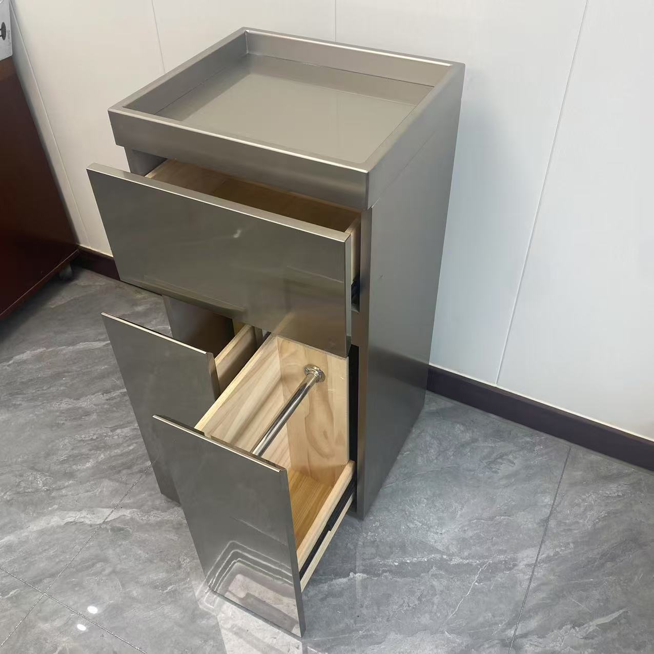 Gabinete de herramientas de moda barbería proceso de pintura de cocción multicapa armario de almacenamiento tipo cajón con lámpara de gran capacidad