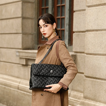 跨境电商平台女包菱格链条斜挎包鹰头单肩包大包包广州狮岭厂现货