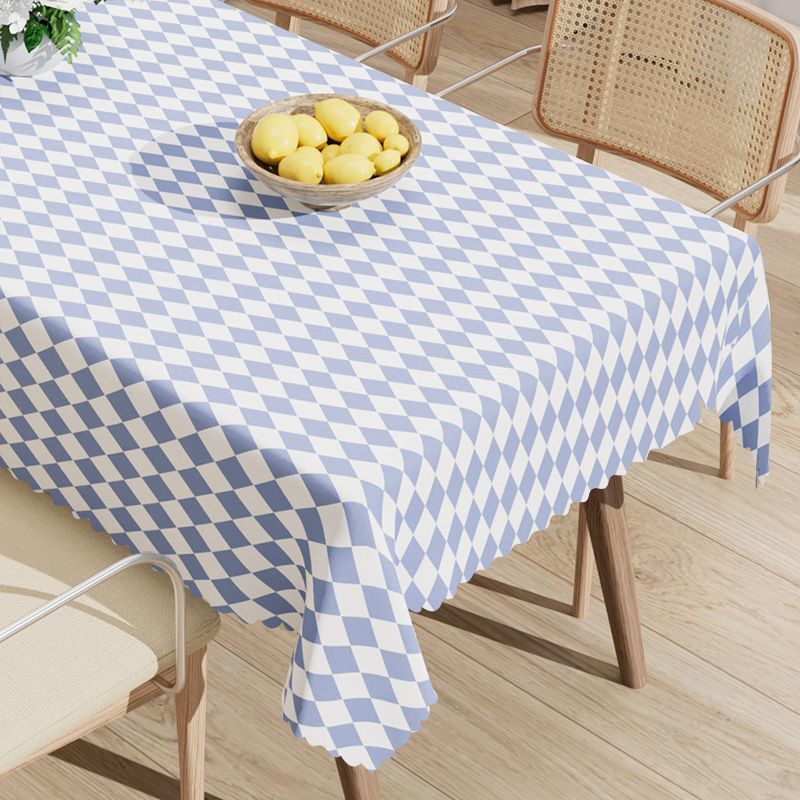 야외 사진 촬영, 캠핑 분위기의 식탁보, 마름모 하늘색 레이스