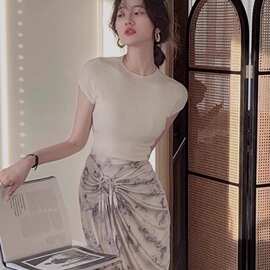 包肩无缝一体美丽诺羊毛衫女夏季薄款修身显瘦圆领小飞袖针织打底