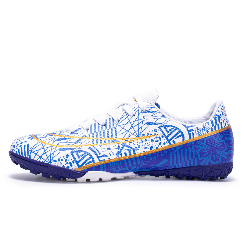 흰색 부러진 손톱