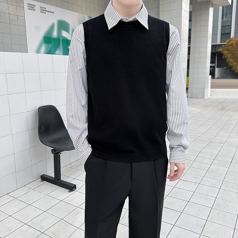 New autumn and winter collection: men's solid-color, round-neck, sleeveless sweater, Korean-style fashion, DIY outerwear vest, stylish New autumn and winter collection: men's solid-color, round-neck, sleeveless sweater, Korean-style fashion, DIY outerwear vest, stylish