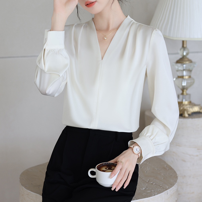 2025 Spring and Autumn Mulberry Silk Blue Shirt Women's French V-Neck Professional Shirt Commuting Interview Silk Top Long Sleeve