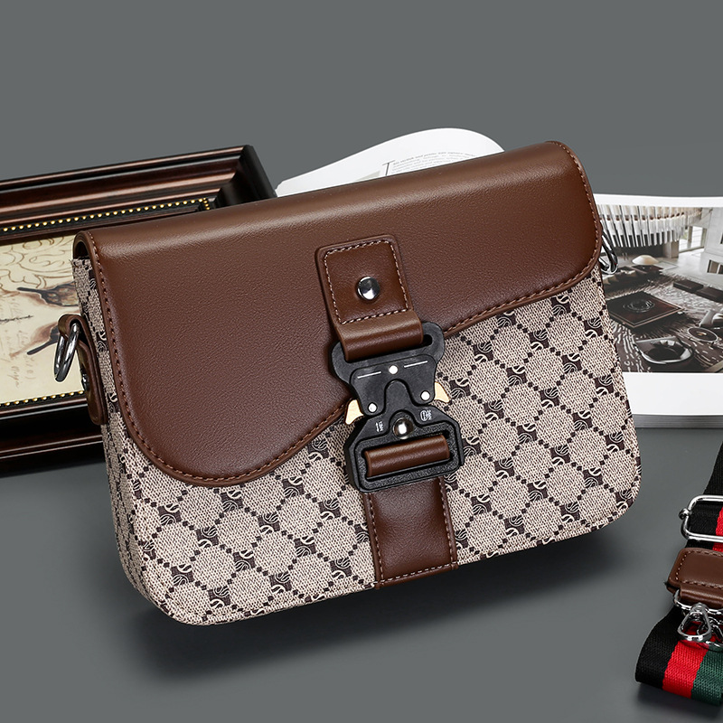 Crossbody Bag for Men and Women, New Color-Blocking Vintage High-End Messenger Flap Bag, European and American Fashion Casual Versatile Shoulder Bag Trend