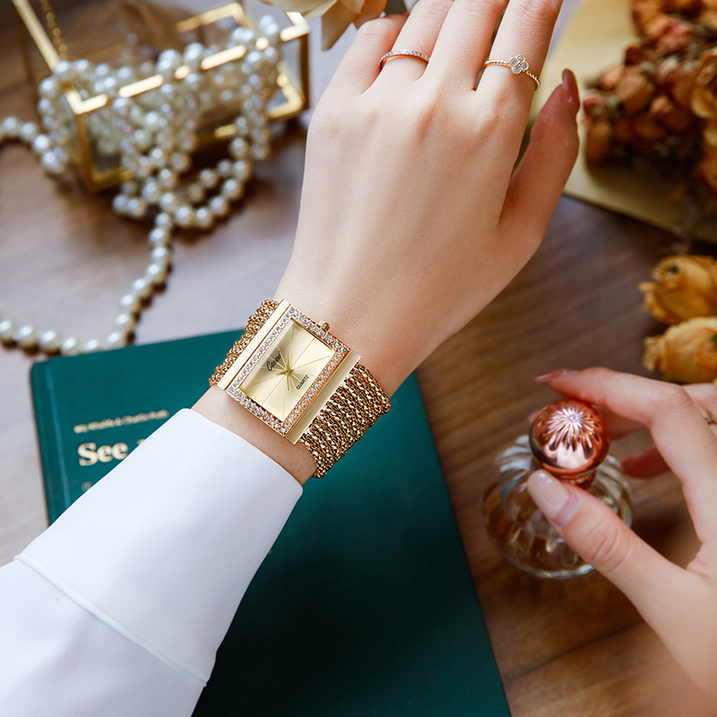 85g Weight Ordinary Glass Mirror Material Classic Style Shiny Solid Color Jewelry Buckle Quartz Watch Women's Watches