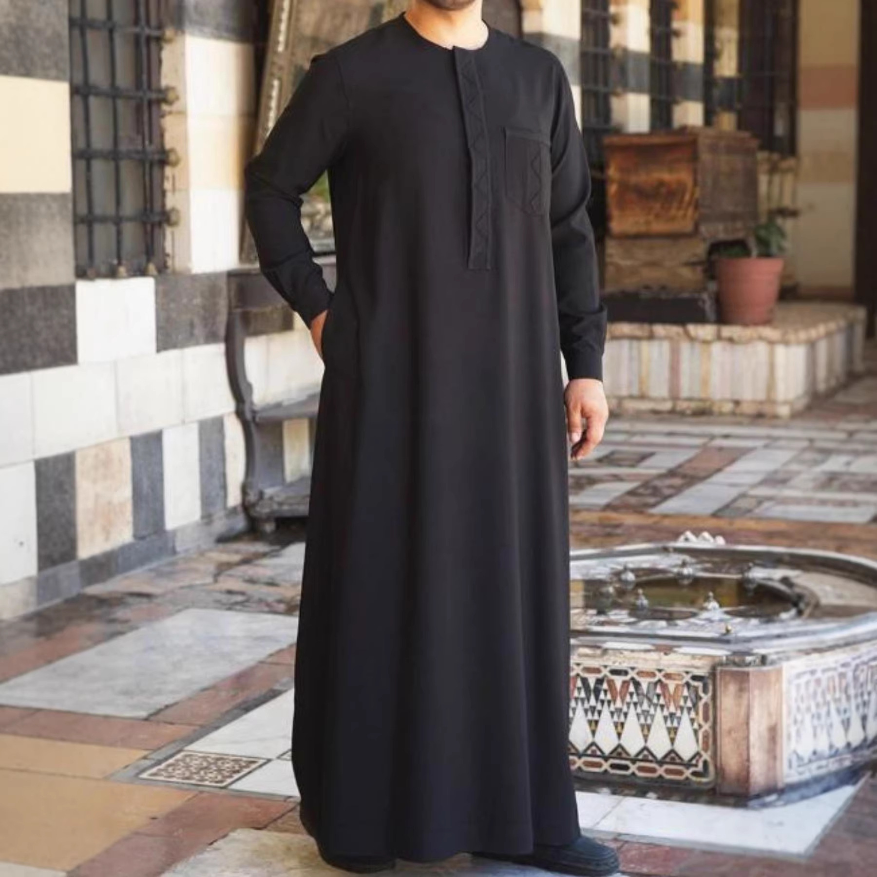 Men's Black Embroidered Thobe Arab Style Islamic Robe For Men_voghion.com