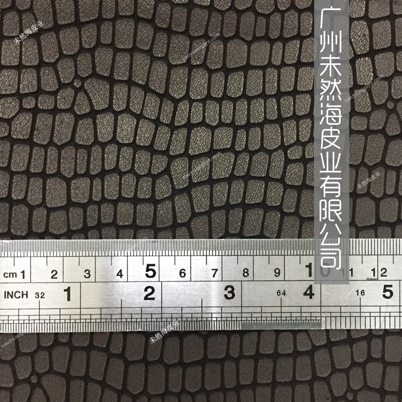 黑色深蓝色激光磨格水染牛皮小石头纹纳帕皮厂家