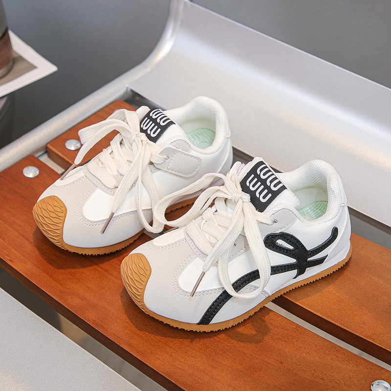 2025 primavera y otoño nuevos zapatos deportivos para niños de moda zapatos para correr retro para niños grandes y medianos