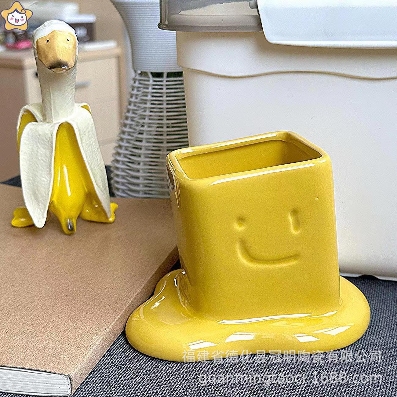 Mantequilla americana titular de la pluma de cerámica pequeña de alta apariencia papelería maquillaje cepillo de almacenamiento ins