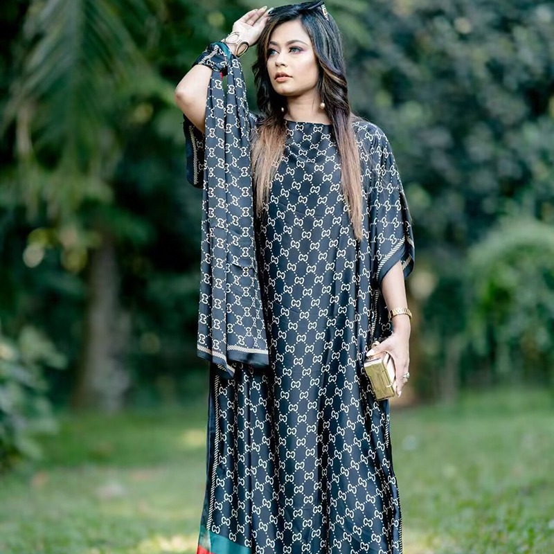 2025 primavera y verano nuevo Amazon venta rápida ropa malaya camisa de arena imitación seda brocado ropa de protección solar de vacaciones de playa