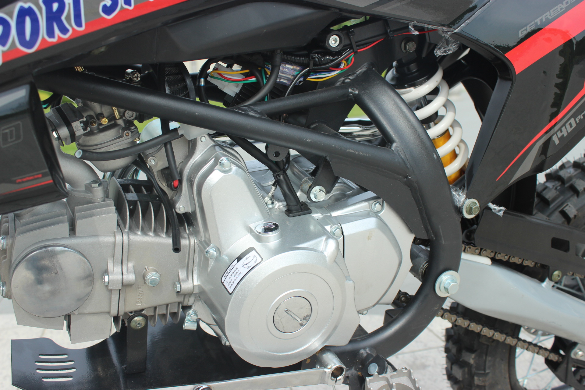 Brand New Off-Road Motorcycle, Mountain Dirt Bike with Reinforced Frame, Professional Motorcycle, 125Cc All-Terrain Motorcycle
