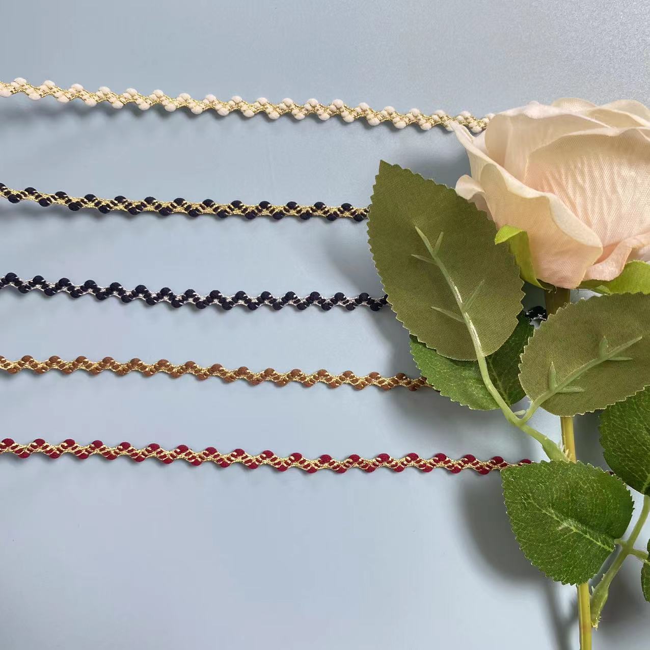 Guangzhou Zhongda fabricantes nuevo 5mm Corea del Sur seda De Oro W en forma de W cinta curvada encaje hecho a mano DIY ropa Accesorios