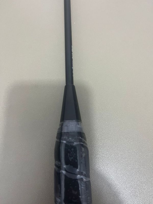 Zf連釘小黒拍全炭素繊維超軽量4u82グラム訓練拍攻防を兼ね備えています。|undefined