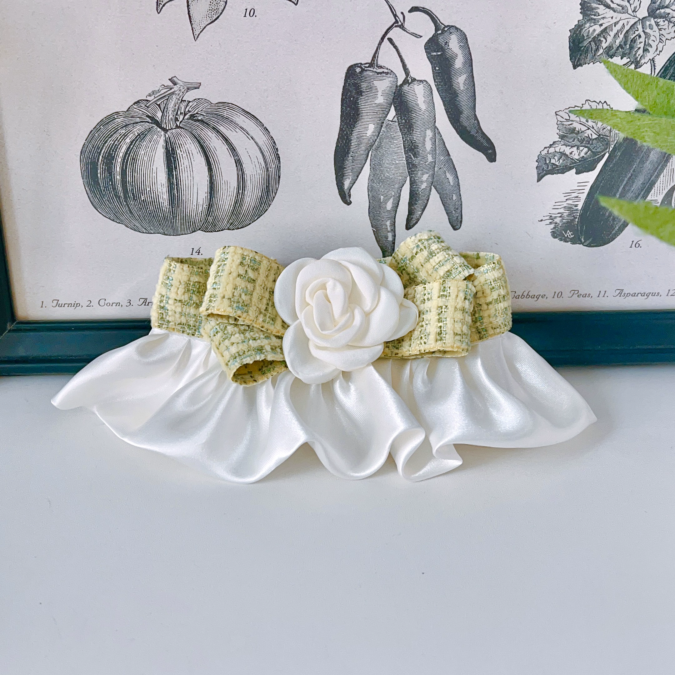 Scarf, eating bib, cute bow tie with bow, gold and silver