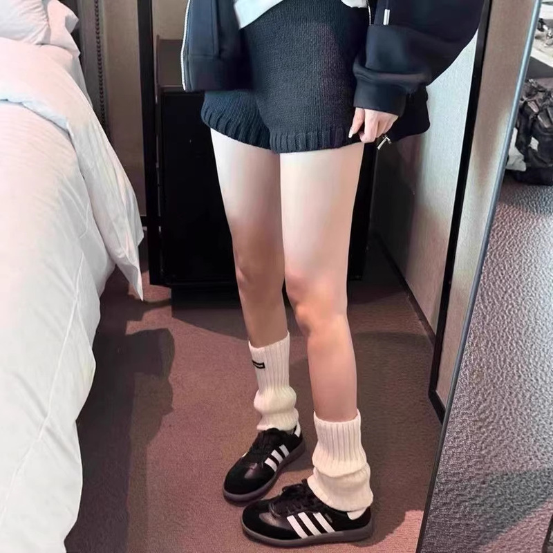 Spring and Autumn New Korean Style Versatile Knitted Shorts for Women, Petite Straight Loose Wide-Leg Casual Pants, Sweater Pants for Women Spring and Autumn New Korean Style Versatile Knitted Shorts for Women, Petite Straight Loose Wide-Leg Casual Pants, Sweater Pants for Women