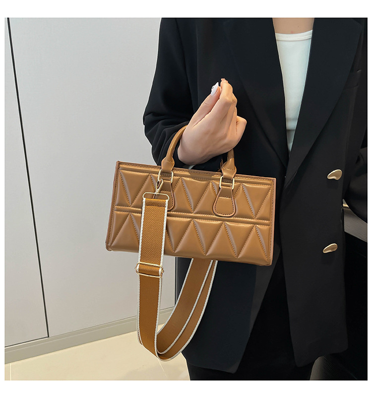 Women's Small PU Solid Color Elegant Streetwear Plaid Square Zipper Square Bag display picture 12