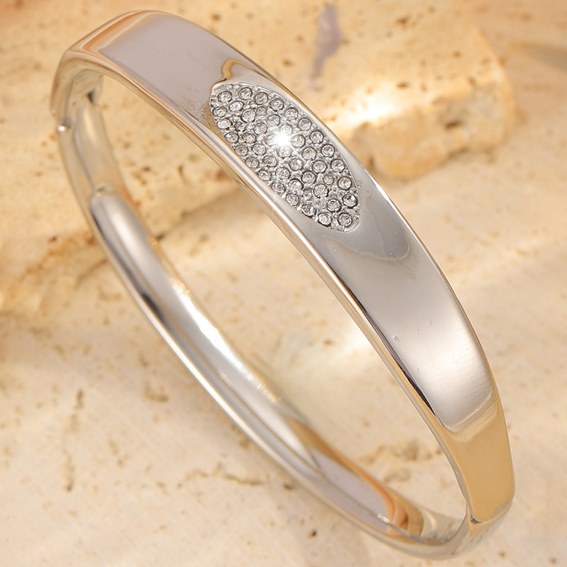 Brazalete de acero inoxidable de alta versión, diseño simple y delicado, diamante elíptico, acero de titanio, joyería, brazalete, joyería