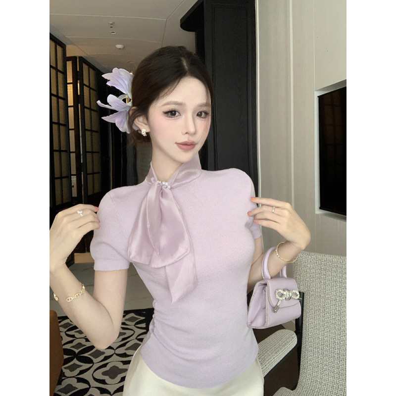Knitted belt with bow
