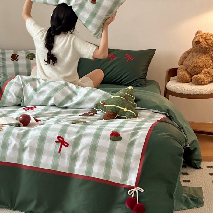 High-End 100-Count Australian Cotton Pure Cotton Embroider Four-Piece Set - Christmas Tree, Free Pillow, Christmas Bedding