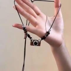 「記憶フィルム」レトロ茶色フィルムカメラネックレス秋冬新作ロングタイプ釉薬調節可能セーターチェーン