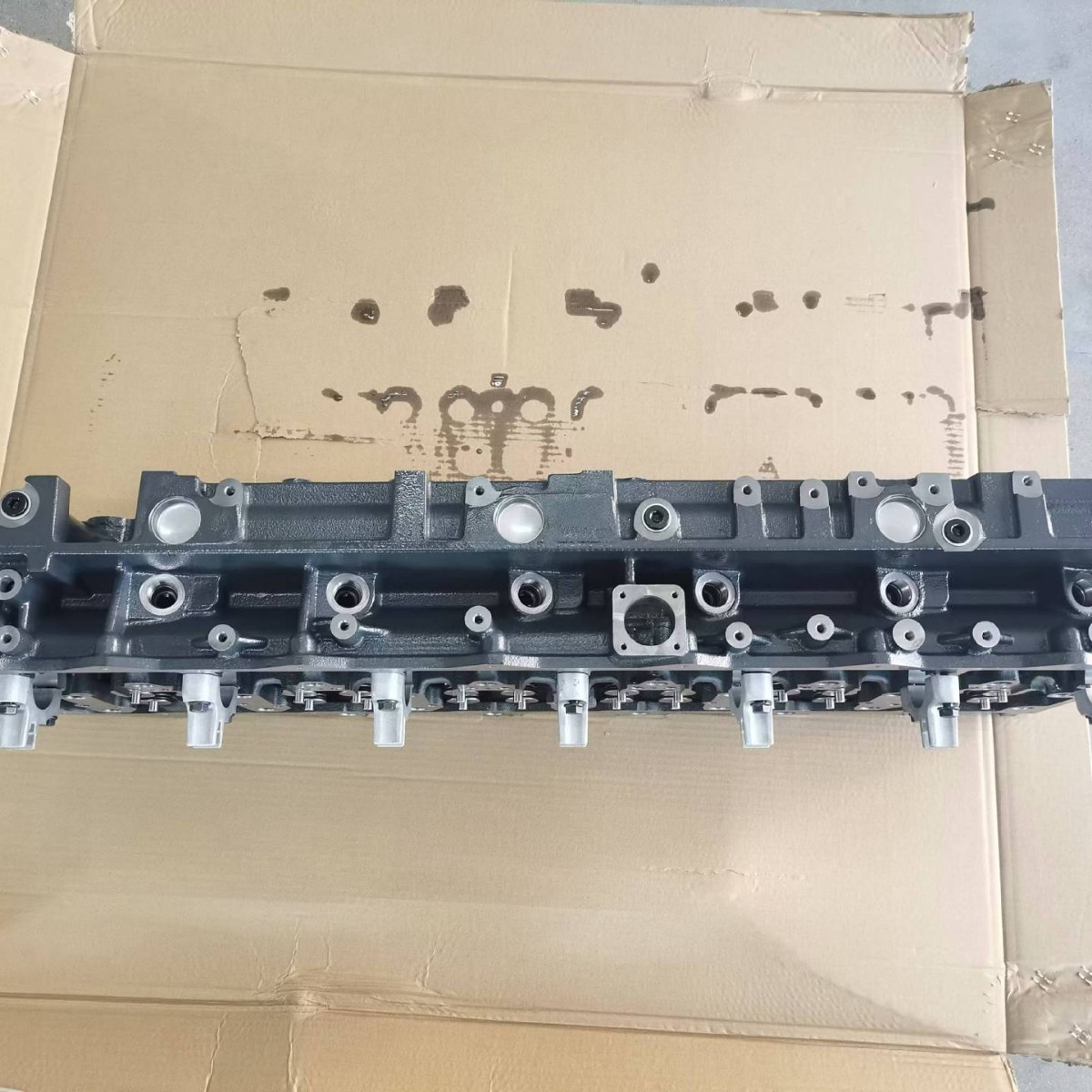 Heavy-duty truck cylinder head assembly MC11/MC13/D2026/D2676 for MAN TGS and TGX, 18T–26T series