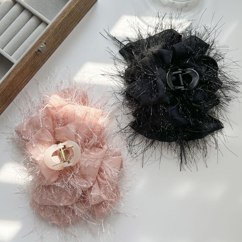 ハイエンドの多用途なオーストリッチフェザー秋冬ヘアクリップ甘い豪華な羽の頭飾り新しいヘアクリップメーカー卸売|undefined