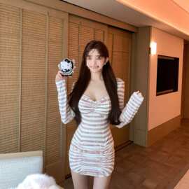 韩系ins风粉白条纹设计感方领长袖连衣裙秋季纯欲风巨好看包臀裙
