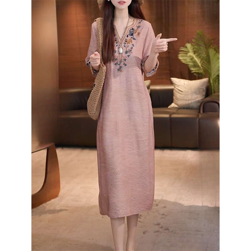 2026 Summer New Plus Size Loose Fit Slimming Elegant Cotton Linen Long Dress Vintage Artistic Embroidered V-Neck Dress for Women