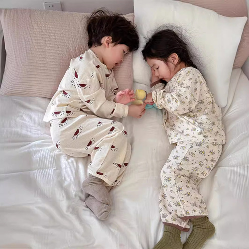 2024 Danish-style children's open-neck pajama set for boys and girls, honeycomb long-sleeved baby warm innerwear