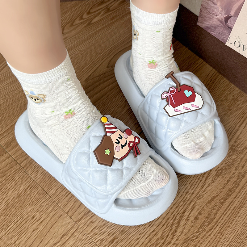 Cute Christmas Clown Versatile Slippers for Women, Summer Outdoor Wear, Non-Slip Thick-Soled, Girly, Odor-Free Slippers, Wholesale from Manufacturer Cute Christmas Clown Versatile Slippers for Women, Summer Outdoor Wear, Non-Slip Thick-Soled, Girly, Odor-Free Slippers, Wholesale from Manufacturer