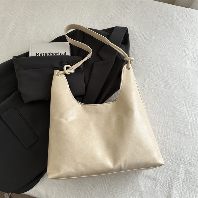 Bolso de hombro de gran capacidad de cuero blando de invierno 2024 nuevo estilo versátil bolso de brazo bolso de moda bolso especial para mujeres