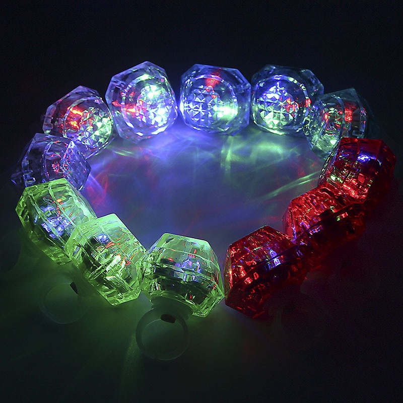 Transfronterizo anillo de diamante luminoso LED colorido flash simulación anillo de diamante dedo barra de luz fiesta alegría apoyos