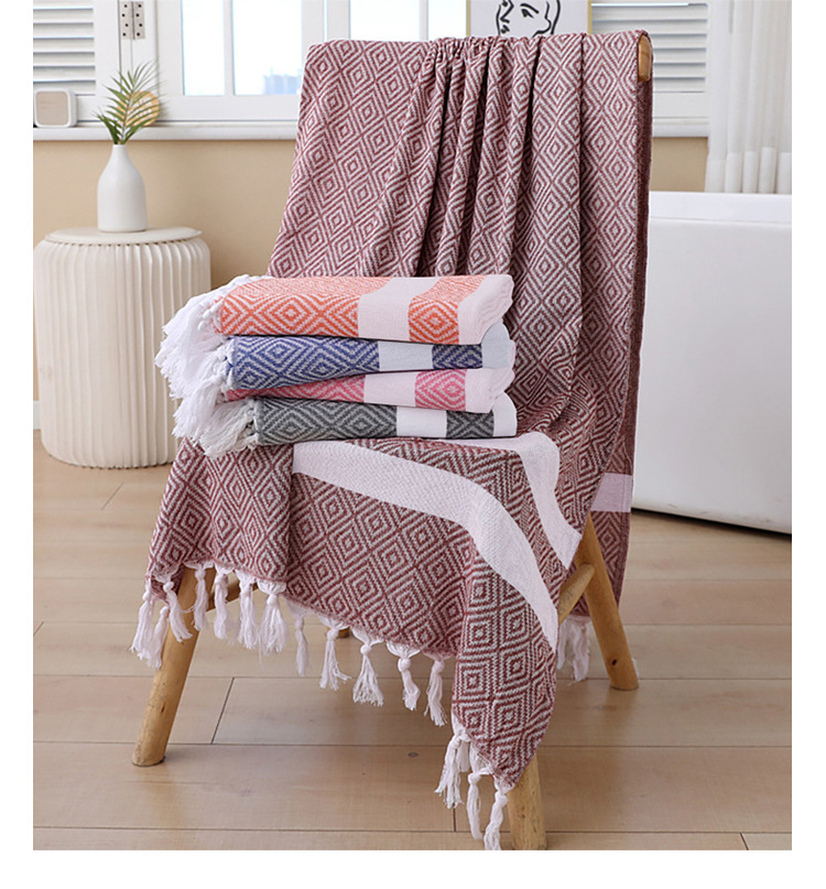 Serviette de plage turque à pompons, en coton absorbant, idéale pour la baignade et la protection solaire._voghion.com