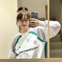 アメリカのレトロなユニホームのアルファベットは色にぶつかって長袖のtシャツの女性の春秋のデザイン感をつなぎ合わせます。