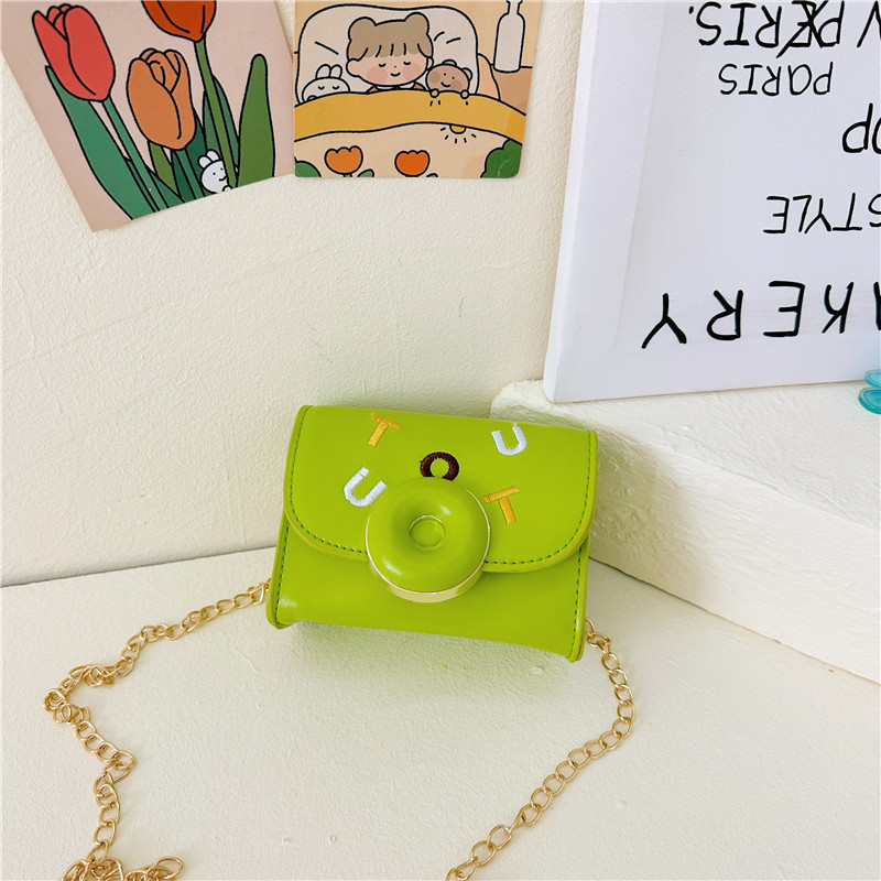 2025 otoño nuevo bolso de moda para niños color caramelo PU bolso de hombro para niñas bolso de cadena de hombro bolso de accesorios para bebés