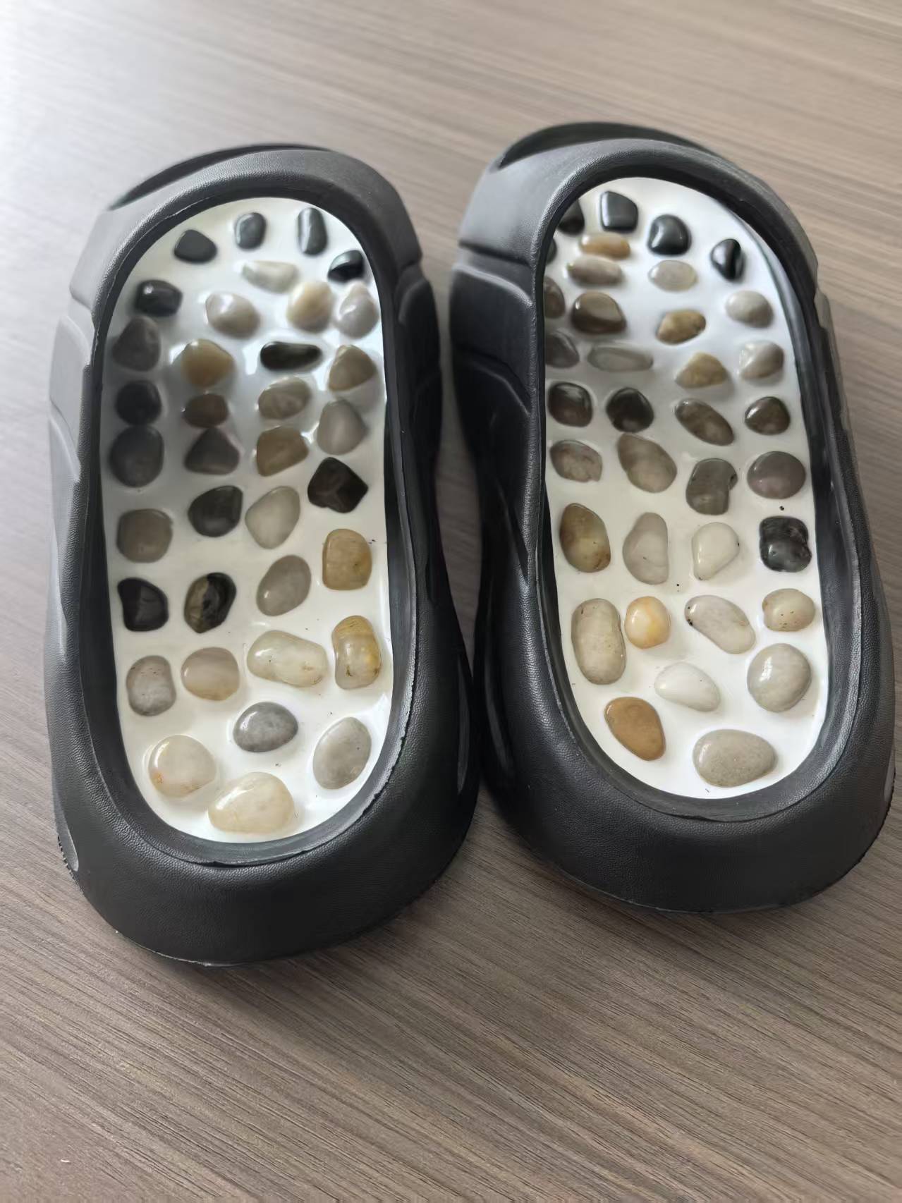 Zapatillas de masaje de piedra de lluvia piedras de guijarro acupuntura zapatos de terapia de pies en casa baño antideslizante interior zapatillas para hombres y mujeres