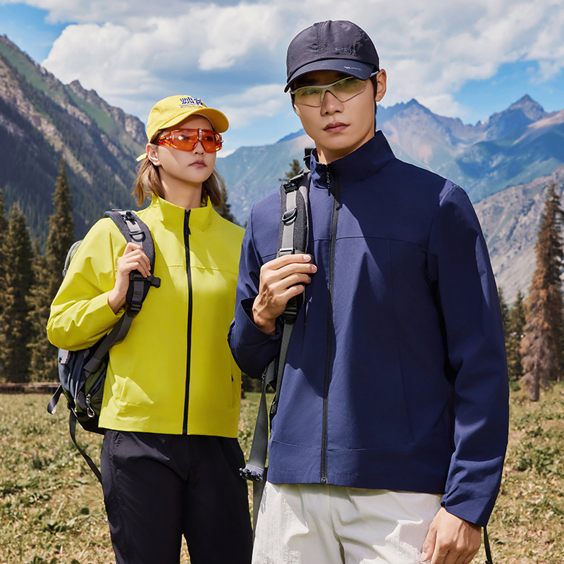 Outdoor softshell jacket for men and women, stand-up collar, windproof, warm, suitable for hiking and mountaineering, couple's jacket, functional windbreaker, customizable Outdoor softshell jacket for men and women, stand-up collar, windproof, warm, suitable for hiking and mountaineering, couple's jacket, functional windbreaker, customizable