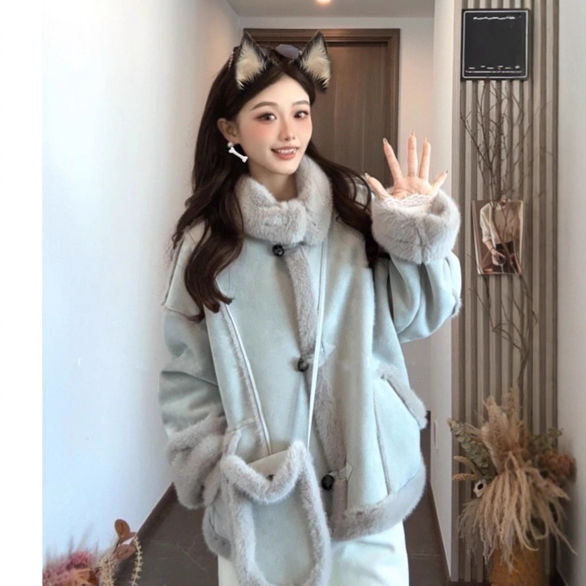 Eco-Friendly Short Fur Coat for Women 2025 New Autumn and Winter Korean Version Loose Biker Thick Fur Integrated Top