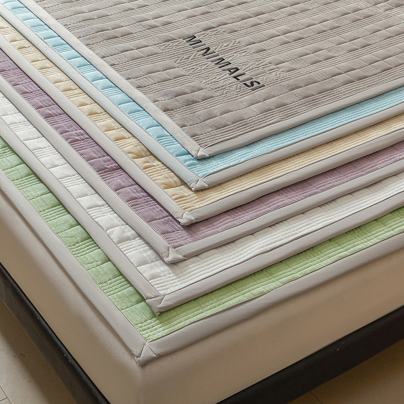 2025 New Type a Baby Velvet Embroidered Quilted Bed Pad Thickeneded Protective Milk Velvet Student Thin Mattress Pad