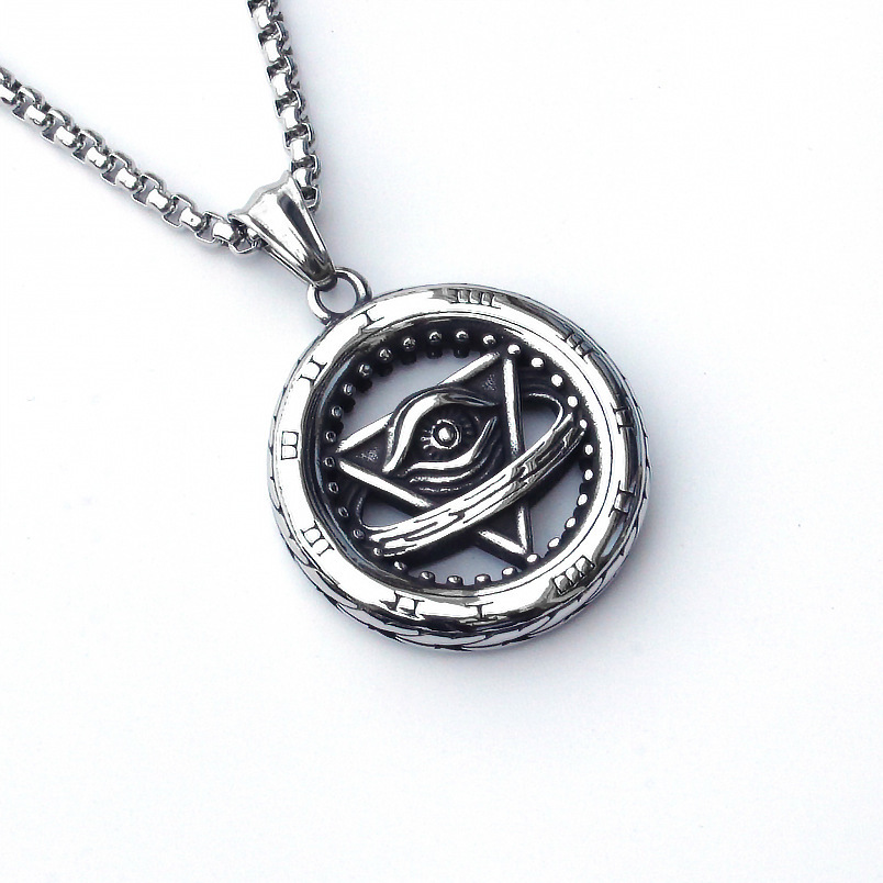 Fashionable retro trend necklace
