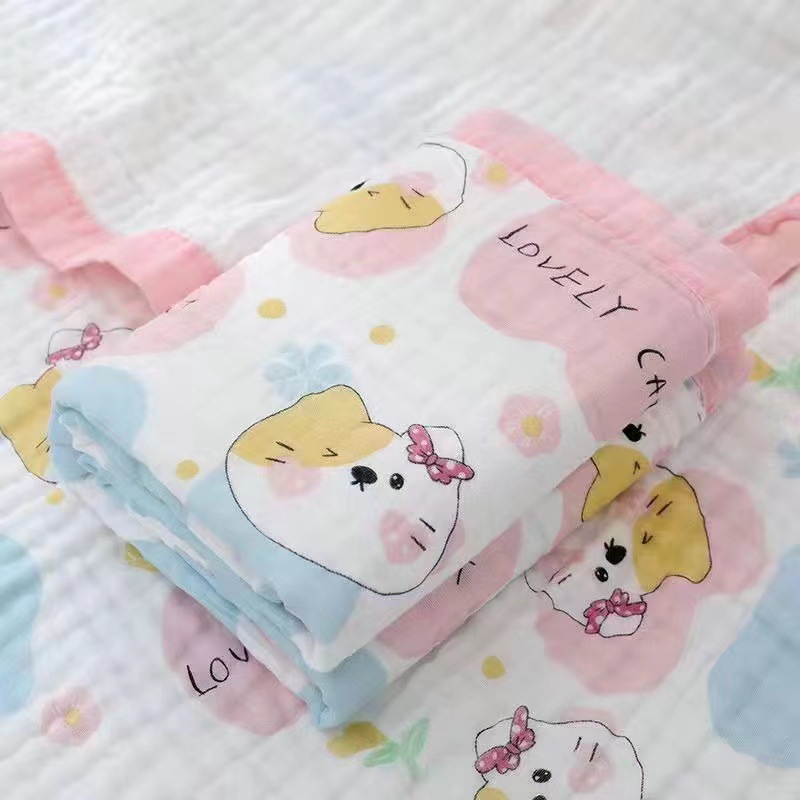 핑크 가장자리 꽃 고양이