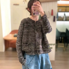 女式牛仔裤;毛衣;女式衬衫