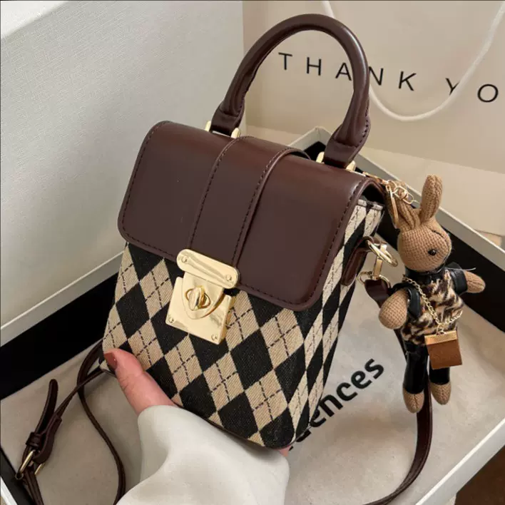 批发法式小众设计包包2025新款女包流行爆款斜挎包网红手提小方包