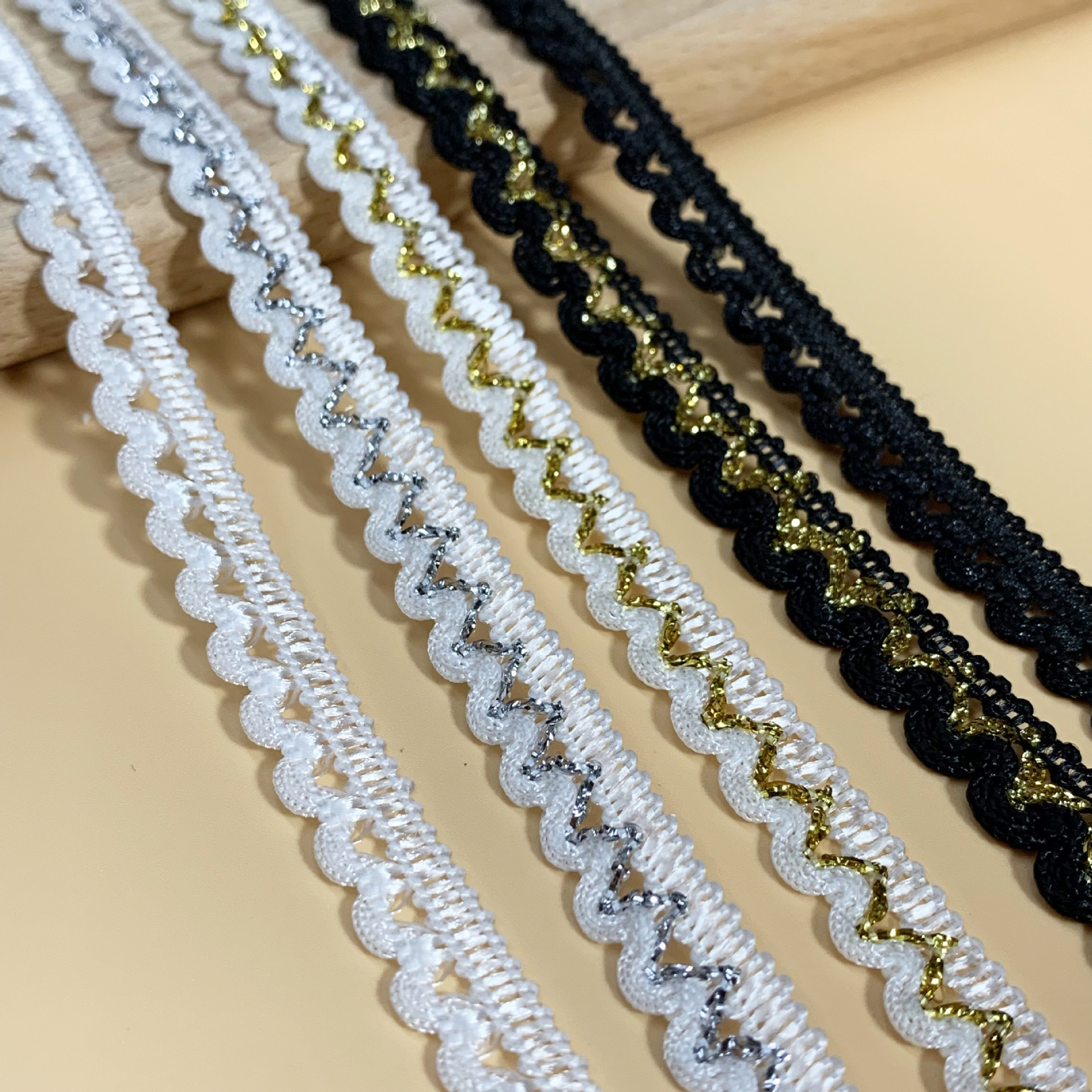 Nueva media luna madre cinturón borde cuerda ropa textil hogar cortina decorativa tira lateral oro y plata seda madre cinturón Accesorios