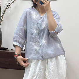 2025夏季新款文艺立体刺绣苎麻衬衫女气质V领文艺包扣七分袖上衣