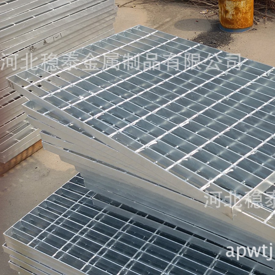 生产供应405/30/50W热镀锌处理钢格栅板、防滑钢格板