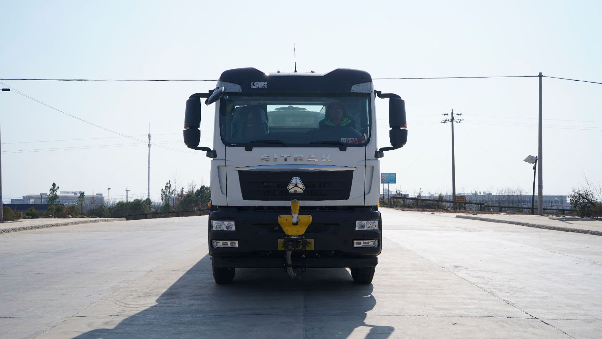 Sinotruk Howo Rear Eight-Wheel Sprinkler Truck 20 Cubic Meters Greening Spray Truck Price Large 22 Cubic Meters Stainless Steel Water Transport Truck