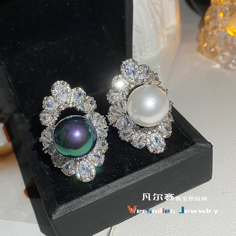 Versa Stacked Heavy Industry Light Luxury Fritillaria Pearl Finger Ring Gold Plated Exaggerated Brilliant High Carbon Diamond Ring for Women
