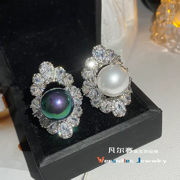 Versa Stacked Heavy Industry Light Luxury Fritillaria Pearl Finger Ring Gold Plated Exaggerated Brilliant High Carbon Diamond Ring for Women