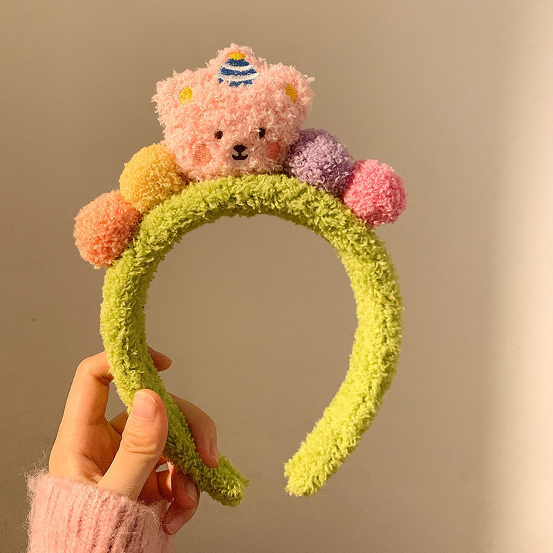 かわいい漫画の熊のカチューシャの秋冬のぬいぐるみのヘアピンの超萌えカラーの頭飾りの少女の百合毛玉のクリップのカード|undefined